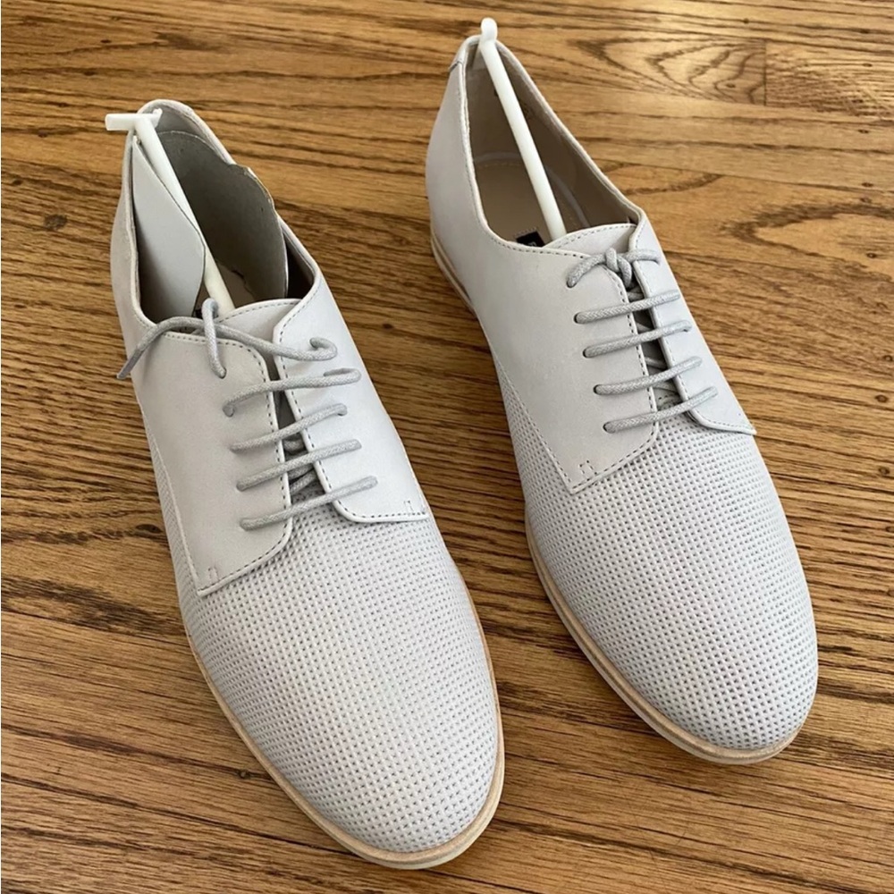French Connection Women’s Oxfords. 7.5. Warm Grey. New With Box
